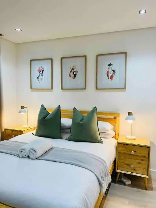 Stylish Bree Street Apartment - The Perfect Urban Getaway Cape Town