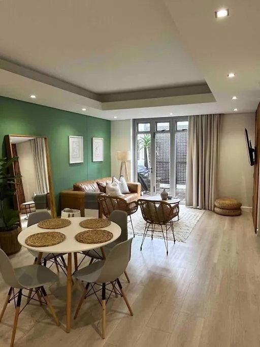 Stylish Bree Street Apartment - The Perfect Urban Getaway Cape Town