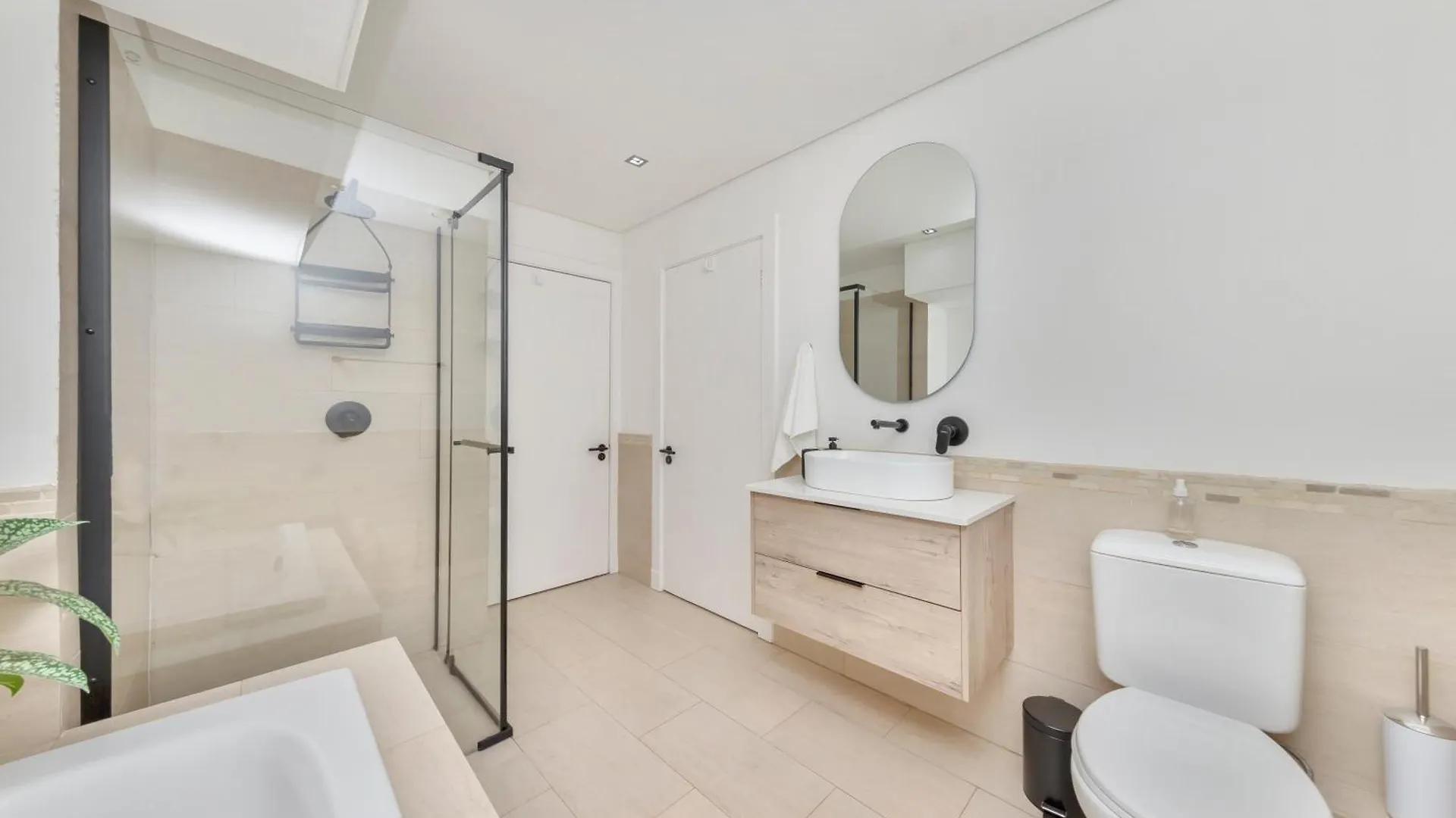 Stylish Bree Street Apartment - The Perfect Urban Getaway Cape Town