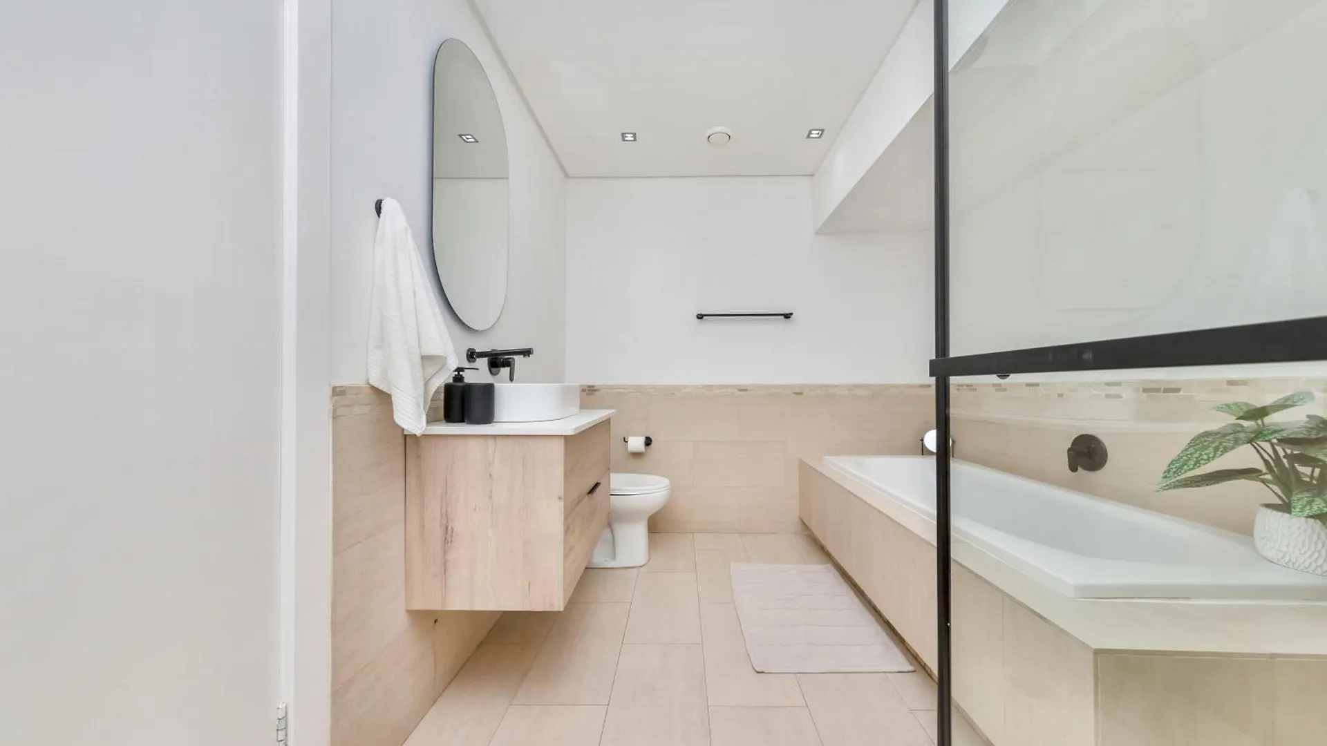 Stylish Bree Street Apartment - The Perfect Urban Getaway Cape Town